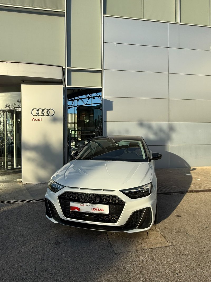 Audi A1 Sportback 30 TFSI Adrenalin black line 6 vel. 2022
