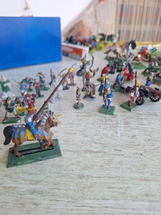 Warhammer Orcos? Grifo y figuras de plomo