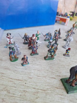 Warhammer Orcos? Grifo y figuras de plomo