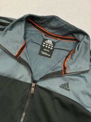 Chaqueta chándal Adidas gris y negra talla M