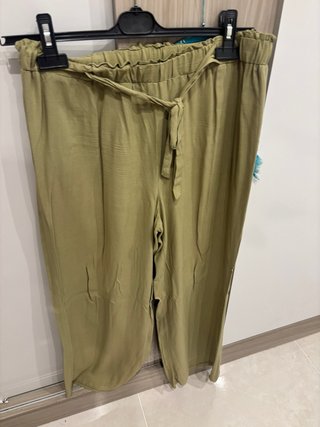 Pantalón ancho verde caqui
