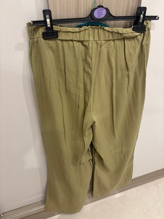 Pantalón ancho verde caqui