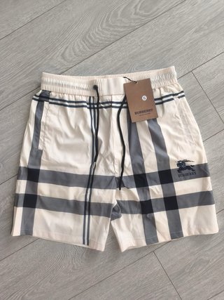 Pantaloncino Burberry Taglia XL(veste come una M)