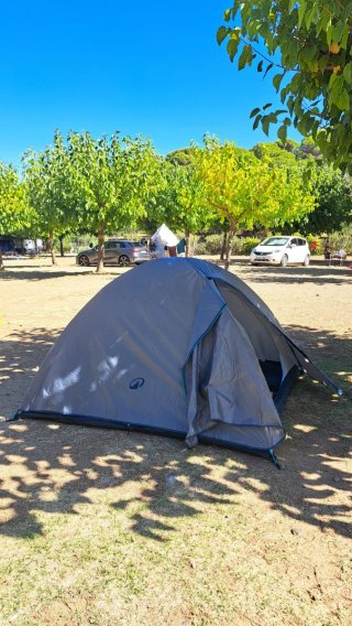 Tienda de Campaña Decathlon 3p + 2 sacos de dormir
