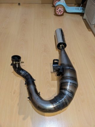 Escape para Vespa 200