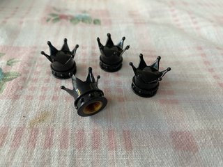Set de 4 Tapones de Rueda con Forma de Corona