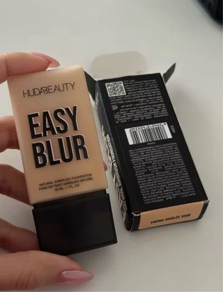 Base Huda Beauty Easy Blur