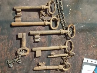Conjunto de 20 llaves antiguas