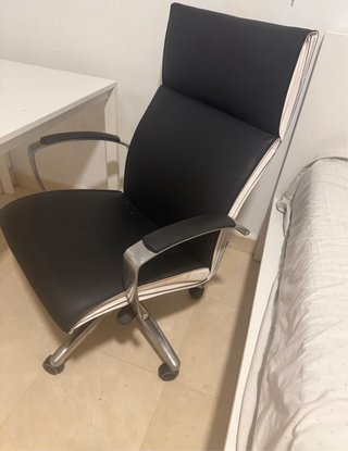 Silla de escritorio negra