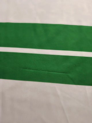 Camiseta Umbro rayas verde y blanca Talla XL