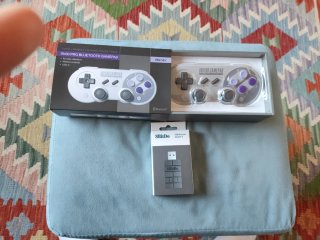 Mando 8BitDo SN30 Pro+Adaptador Bluetooth+accesori