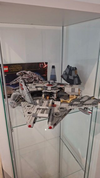 LEGO Star Wars 75257 Halcón Milenario completo