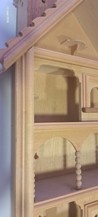 Casita de Muñecas de Madera Artesanal