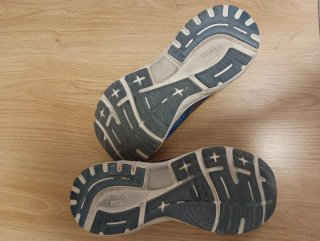 Zapatillas Brooks Adrenaline GTS 22. Talla EUR 44,
