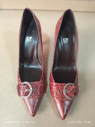 Stilettos Lodi Rojos con Hebilla