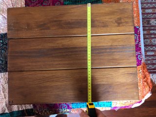 Mesita de noche de madera con almacenaje