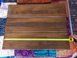 Mesita de noche de madera con almacenaje