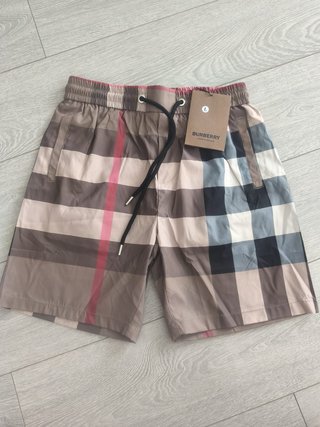 Pantaloncini Burberry a quadri taglia (veste M)