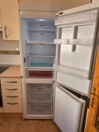 Lote Sofá Cama y Nevera Samsung URGE por mudanza