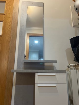 Entradita con Espejo Gris y Blanco