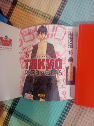 Libros Tokyo revengers y Los Compas