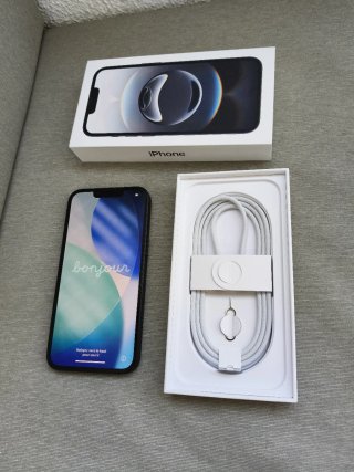 iPhone 16e