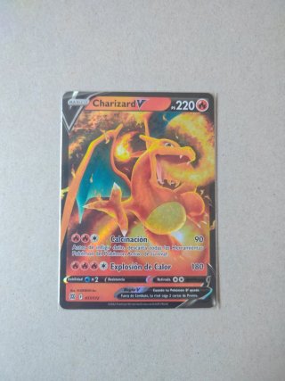 Carta Pokémon Charizard V (BRS 017)