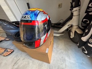 Casco de moto integral chupachups.