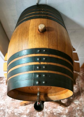 Tonel de vino 32L con pie