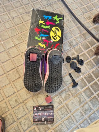 Bambas con ruedas Heelys Caja y accesorios t.39