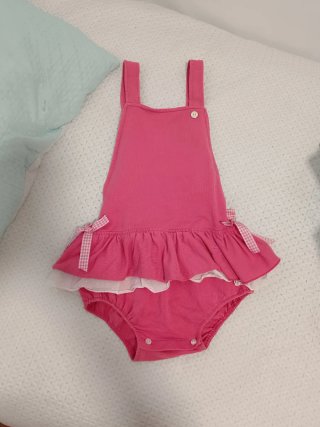 Ranita rosa con volantes