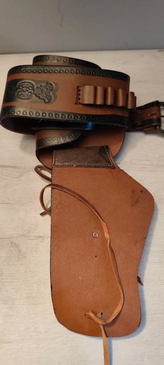 Cartuchera de piel estilo western