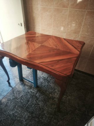 Mesa de Madera Clásica