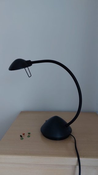 Lámpara LED de escritorio negra