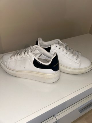 Alexander McQueen Sneakers Blancas y Negras