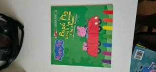 Papá Pig lleva a los niños a la oficina