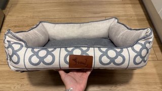 Cama para perro nueva a estrenar.