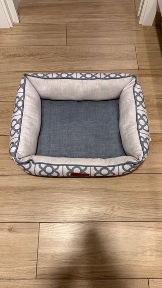 Cama para perro nueva a estrenar.