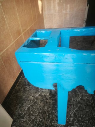 Cantarera de madera azul