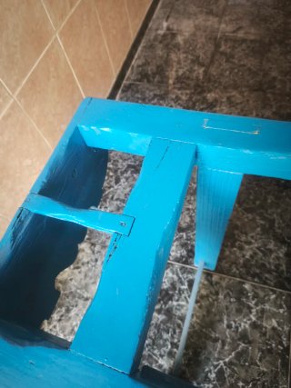 Cantarera de madera azul