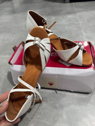 Zapatos de baile blancos