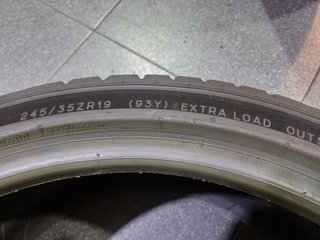 Michelin Pilot Sport 5 245/35 R19 93Y