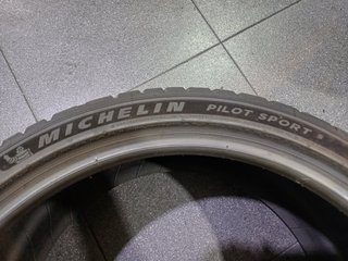 Michelin Pilot Sport 5 245/35 R19 93Y