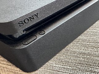 PS4 Slim 500GB + mando + caja original
