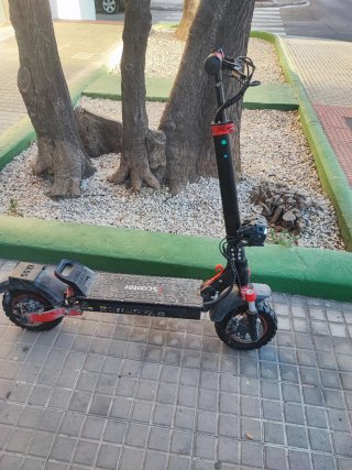 Patinete Iscooter IX5S averiado para piezas.