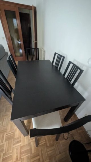 Mesa comedor negra con 6 sillas