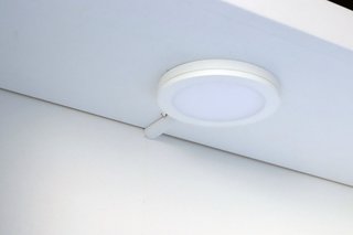 VITRINA EXPOSITORA IKEA BLANCA MADERA Y CRISTAL