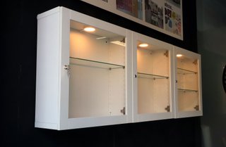 VITRINA EXPOSITORA IKEA BLANCA MADERA Y CRISTAL