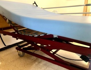 Cama Articulada con Ruedas
