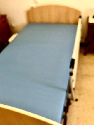 Cama Articulada con Ruedas